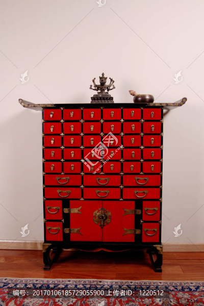 一個(gè)神的雕像-匯圖網(wǎng) www.fosd68.com 一個(gè)神的雕像