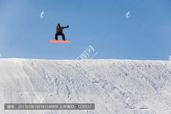 020,snowboad滑雪跳躍