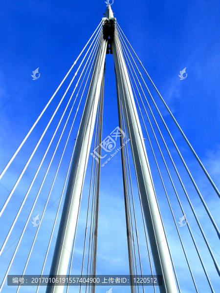 高在天空中