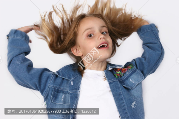 冒充年輕女孩