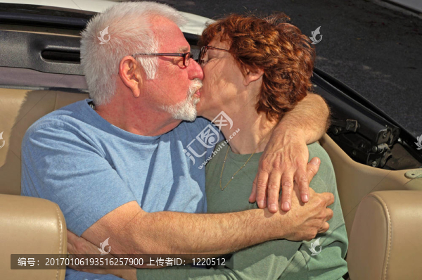 中年的吻別-匯圖網(wǎng) www.fosd68.com 中年的吻別