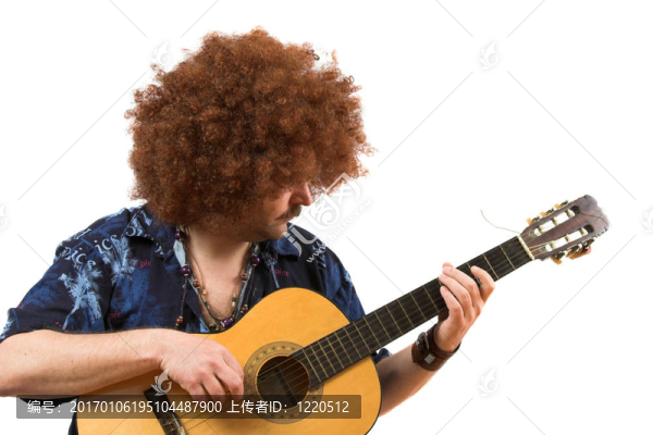 他的吉他演奏老嬉皮士