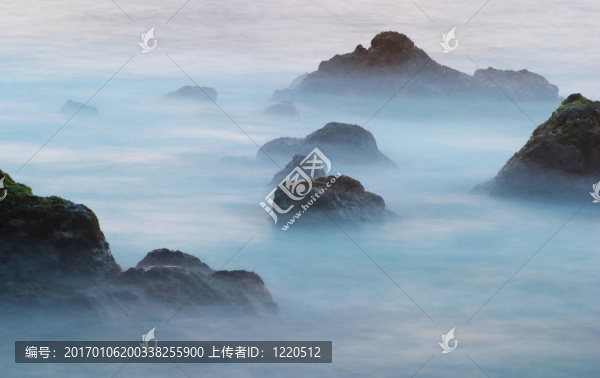 波浪與巖石3