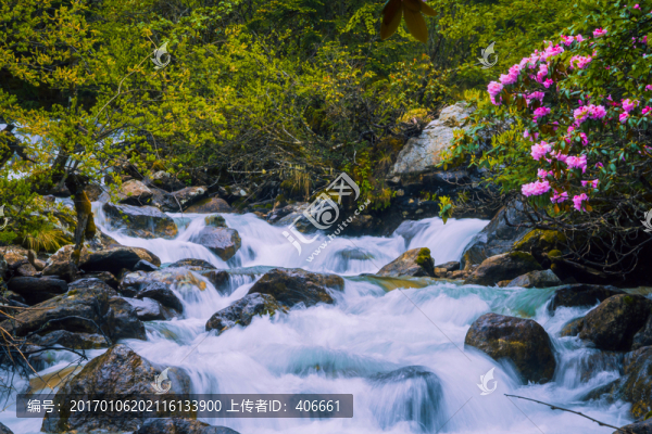 瀑布溪流