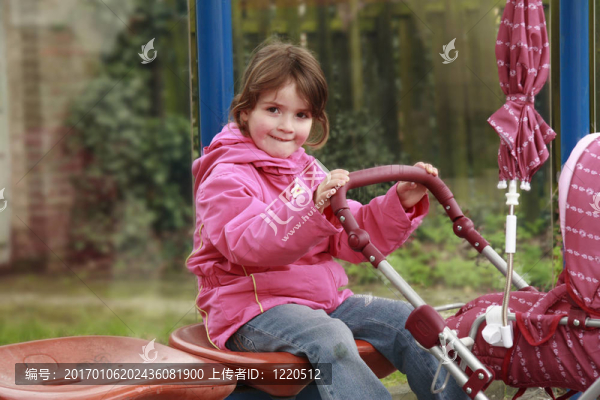 帶嬰兒車的孩子