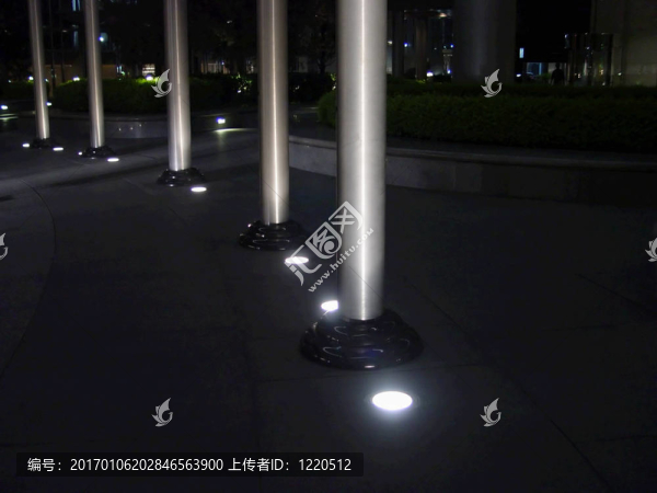 旗桿和燈