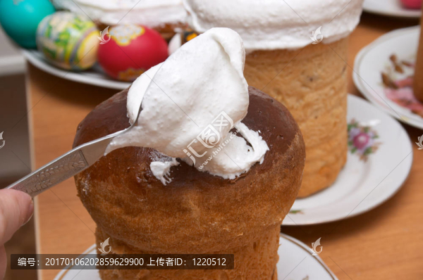 復(fù)活節(jié)蛋糕和雞蛋