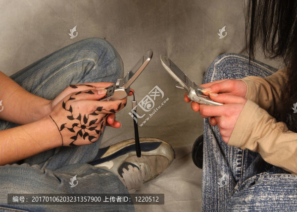 青少年和手機(jī)