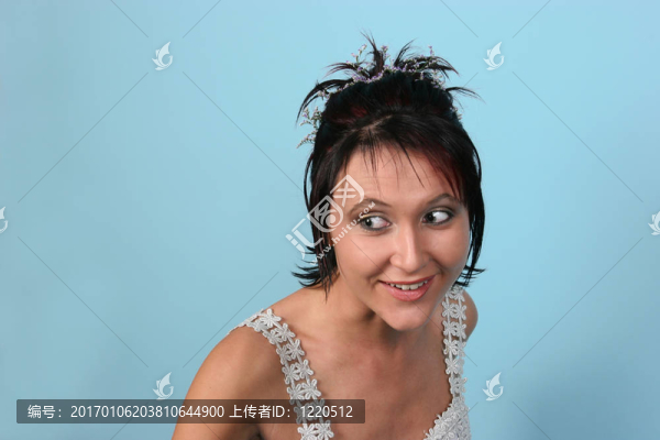 只是看著我？