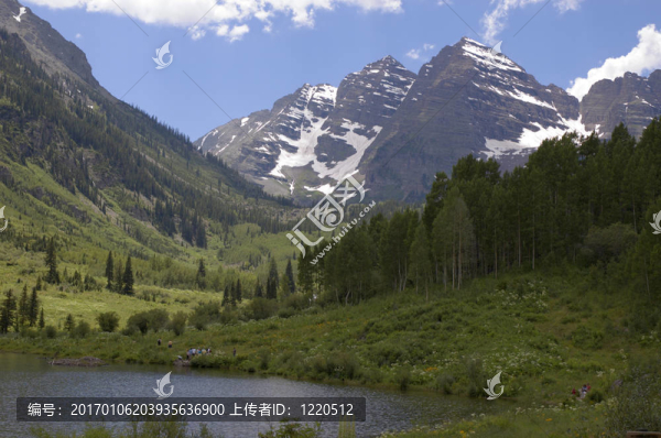 褐鈴群峰