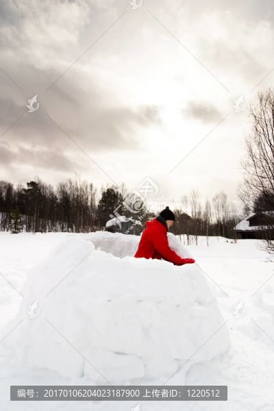 雪塊砌成的圓頂小屋