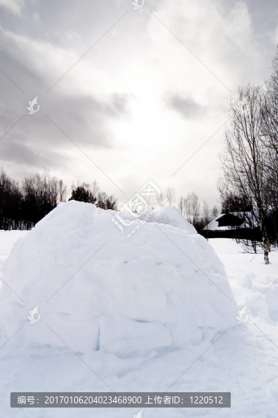 雪塊砌成的圓頂小屋
