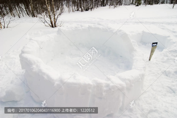 雪塊砌成的圓頂小屋