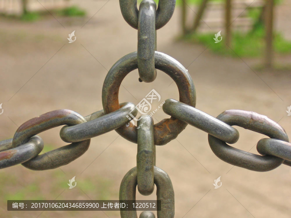 chains1.jpg