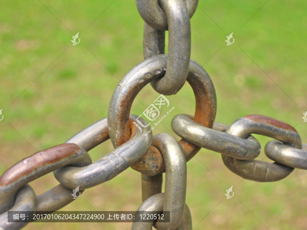chains2.jpg