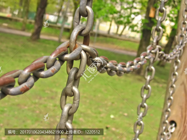 chains4.jpg