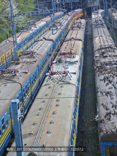 trains1.jpg
