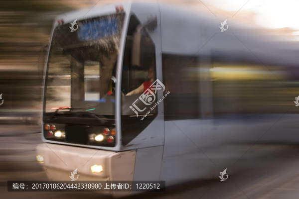 摘要有軌電車