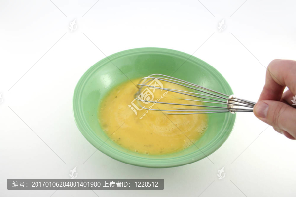 加五香蛋在碗里