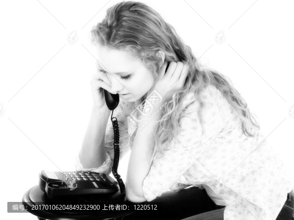 艾瑪在電話中
