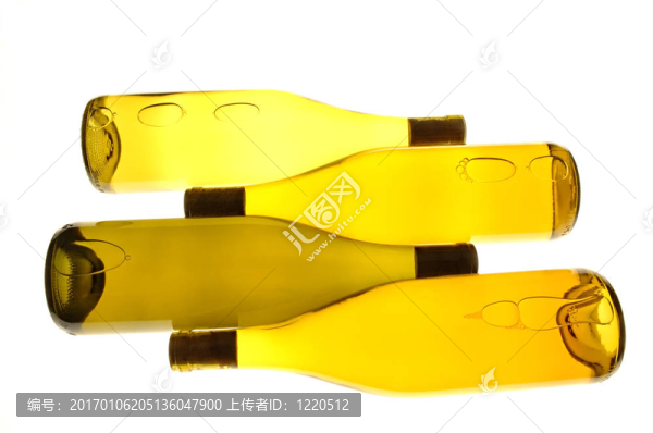 四瓶葡萄酒