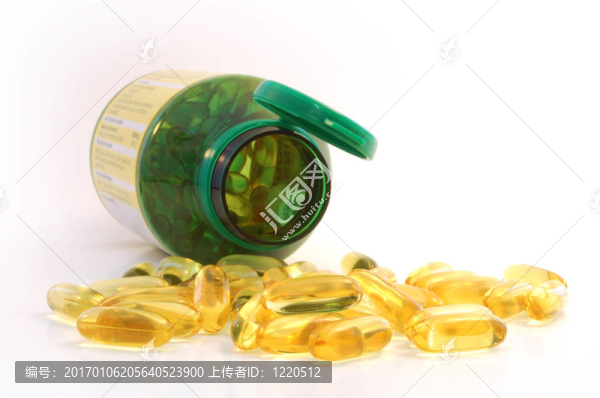 關(guān)閉了魚油膠囊溢出從罐子里