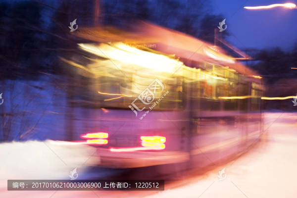 街上的汽車運(yùn)動