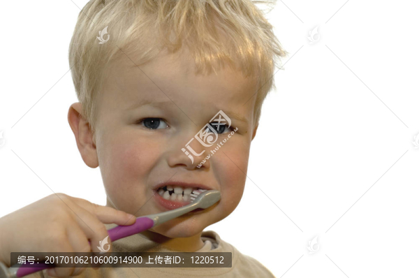 孩子刷牙