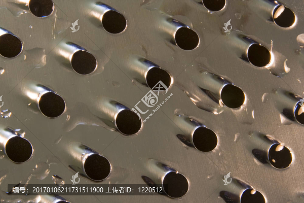 濕的奶酪刨絲器關(guān)閉。