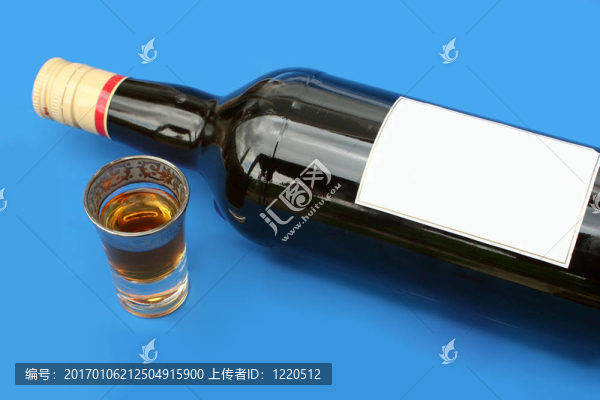 獨(dú)自飲酒