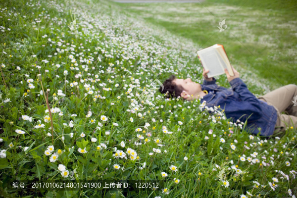 guy-reading-02