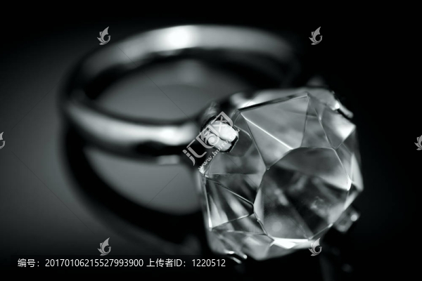 鉆石戒指