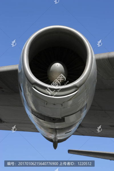噴氣發(fā)動機機翼1