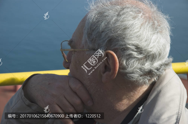 Naples老年旅游者