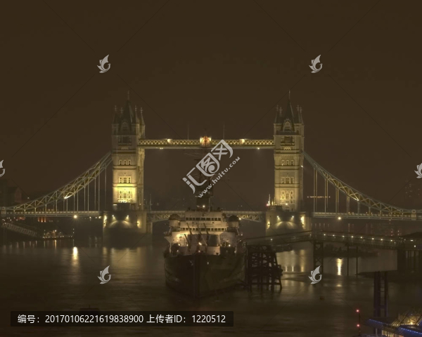 塔橋和船舶