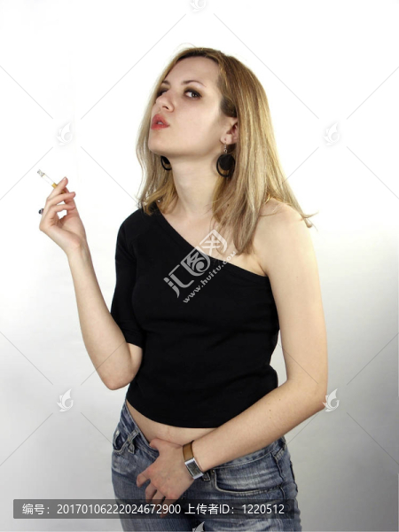 吸煙的女孩