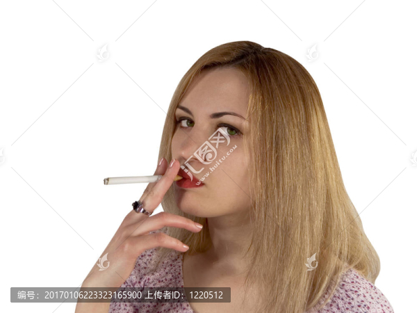 吸煙的女孩