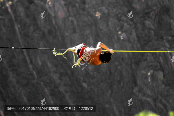 答案在風(fēng)中飄