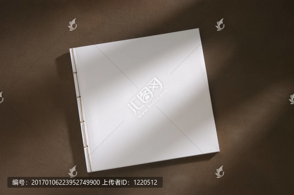 空白的書的封面