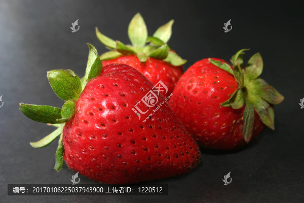 三草莓