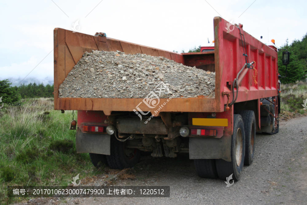 碎石載重車