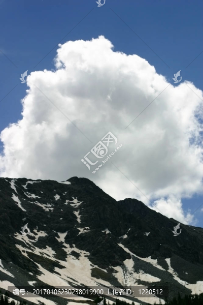 云在峰