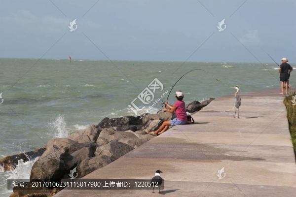 女人釣魚