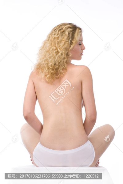 年輕的女人沉思