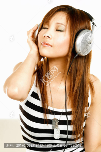 聽音樂(lè)