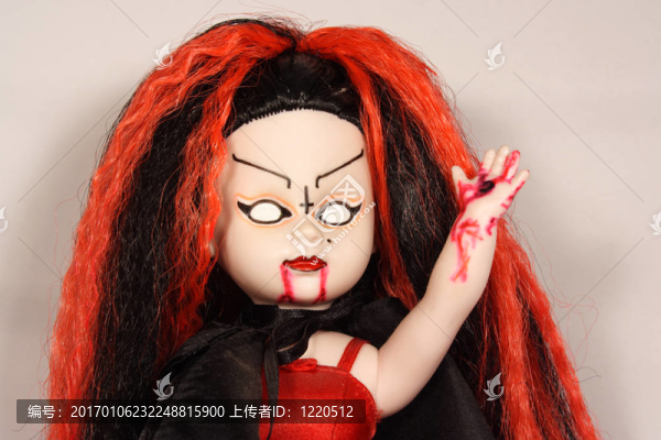 血腥恐怖娃娃