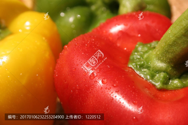 三種顏色的辣椒