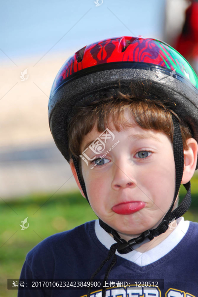 可愛的小男孩的肖像