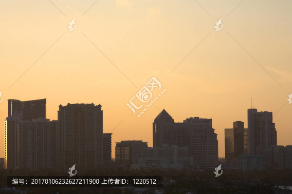 羅德岱爾堡