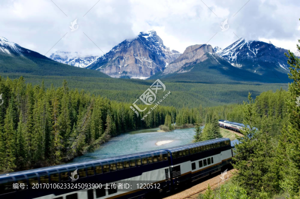 假期火車-匯圖網(wǎng) www.fosd68.com 假期火車